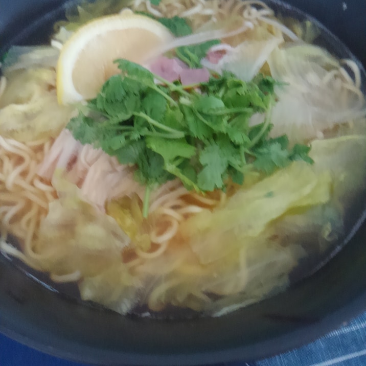 インスタント塩ラーメン パクチーアレンジ レシピ 作り方 By 1つ 楽天レシピ インスタント塩ラーメン パクチーアレンジ レシピ 作り方 By 1つ 楽天レシピ